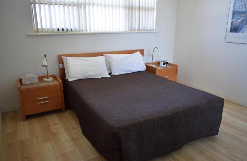 Glenelg Apartment | Glenelg Holiday Apartments - Corfu 200 meters to the beach Free Parking