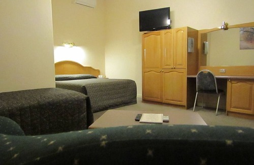 Glenelg North Hotel | Glenelg Motel