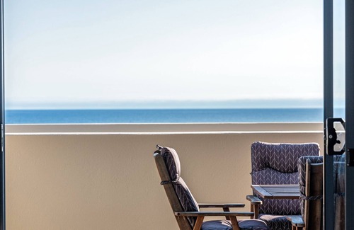 Glenelg Apartment | Glenelg Seaview Penthouse: Perfect for your next getaway!