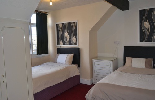 Leicester House | Glenfield Lodge Guest House