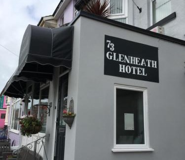 North Shore House | Glenheath Hotel