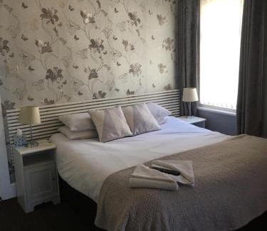 North Shore House | Glenheath Hotel
