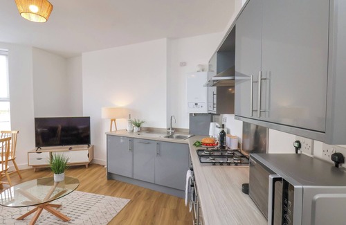Redcar Cottage | GLENHOLME APARTMENT 1, pet friendly in Redcar