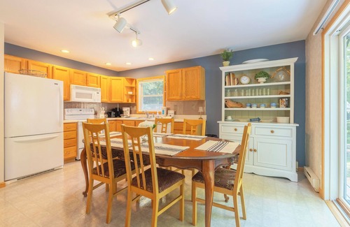 Fennville House | Glennwood Cottage! Coastal woodsy charm with association beach access