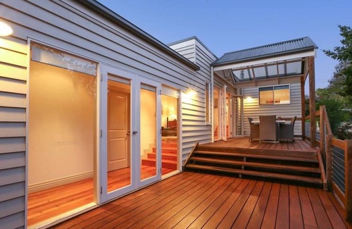 Sorrento House | Glenvale Summary: A b