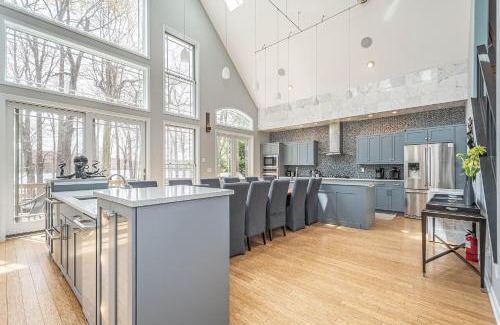 Waterfront Greens House | Glenwood Cove