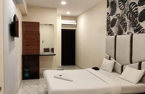 Mumbai Hotel | Glitz Hotels New Pacific - Nr International Airport Mumbai