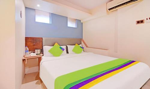 Borivali West House | Glitz Hotels The Pacific - Nr Solitaire Corporate Park