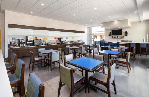 Enid Hotel | GLō Best Western Enid OK Downtown - Convention Center Hotel