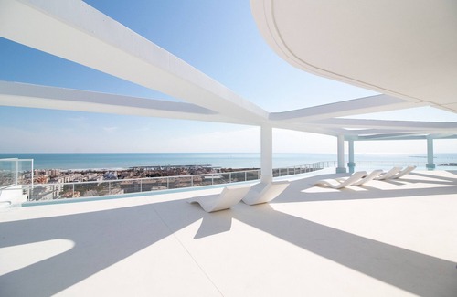 Canet de Berenguer Apartment | Global Properties: Modern flat with two terraces with sea and mountain views.