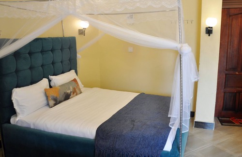 Pakwach Resort | Global village Resort