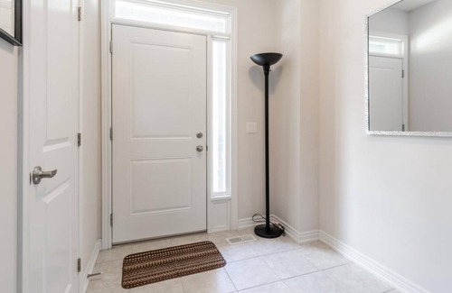Stoney Creek House | GLOBALSTAY . 3BR 2.5BA Townhome 1 min to the Beach. BBQ.Parking