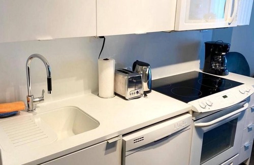 CityPlace Condo | GLOBALSTAY. Charming Lake View 1bd+den in Downtown