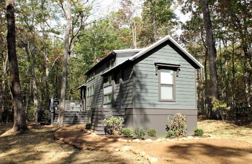 Monteagle House | Glorious Cabin with Stunning Sights in Monteagle, Tennessee