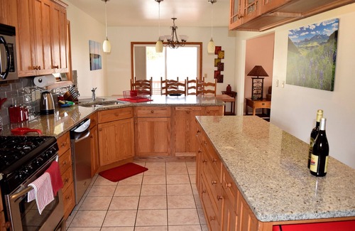 Buena Vista Cabin | Glorious location on the creek only 1/2 mile to town STR-130