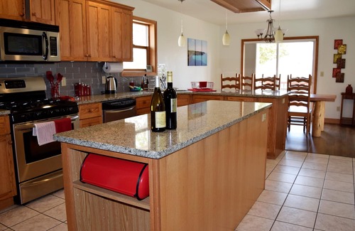 Buena Vista Cabin | Glorious location on the creek only 1/2 mile to town STR-130