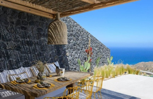 Imerovigli Villa | Glorious Santorini Villa | Villa Ron | 1 Bedroom | Children Older than 7Y are.