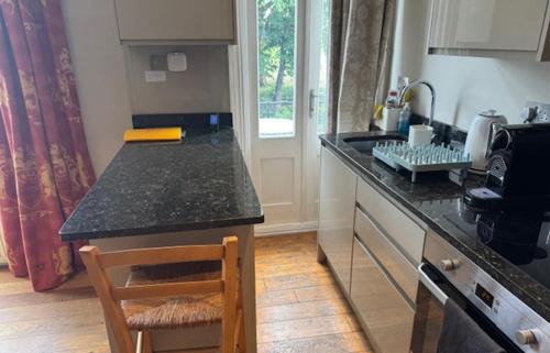 Parsons Green and Walham Apartment | Glorious view over the park