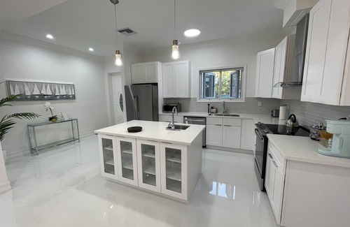 Coral Harbour Condo | Glory Shores - Beautiful 2 Bedroom Beach Haven