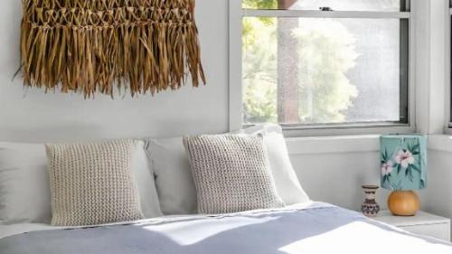 Valla Beach House | Glossies Coastal Retreat - Relax, Escape, Pets on Request