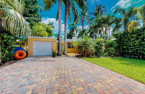 Hollywood Lakes House | Go with the Flow