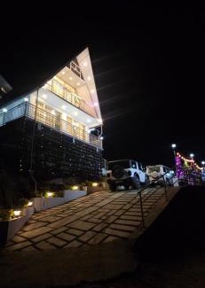 Pirmed House | Go2hills