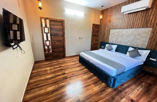 Bedla Apartment | GoBravo 2BR Luxury Villa with Private Pool Udaipurnn