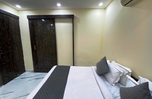 Noida Other | GoBravo 72- 3BHK Farm with Pool & Garden Sec150 Noidan