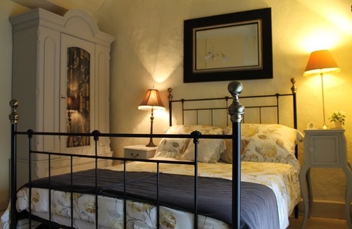 Llangollen Cabin | Godre Berwyn, Llangollen Town, Parking ! sleeps 6, pet friendly