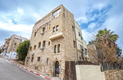 Haifa Apartment | GODSON TALPIOT