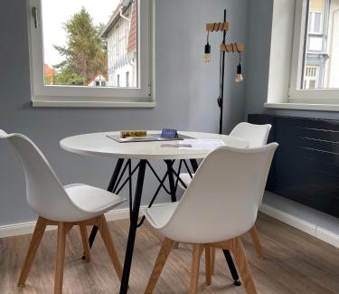 Wernigerode Apartment | Goethes liebste Betten - stilvolle Ferienwohnungen im historischen Fachwerkhaus in Wernigerode - Parkplatz, Smart-TV, W-Lan