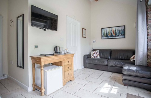 St Ishmaels Apartment | Gofan - 1 Bedroom Studio - St Ishmael's