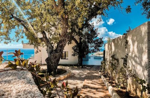 Dhermi Hotel | Gogo's Boutique Hotel