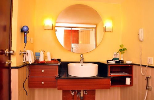 Navalur Hotel | Gokulam Park Sabari-Siruseri SIPCOT
