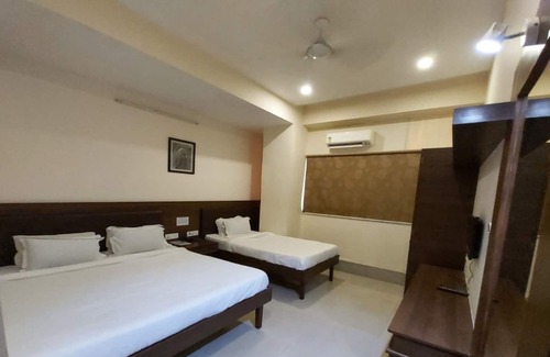 Surat Hotel | Gokuldham Banquet and Rooms