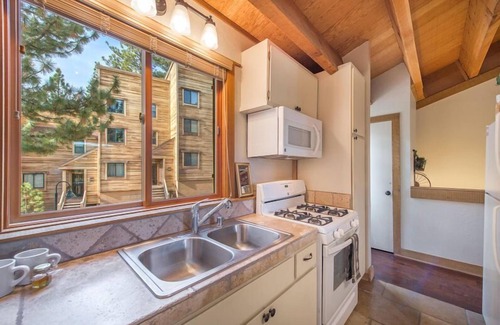 Truckee Condo | Gold Bend #2*Northstar 2 Bedroom*Ski Locker