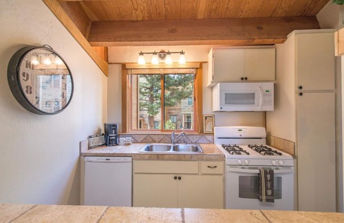 Truckee Condo | Gold Bend #2*Northstar 2 Bedroom*Ski Locker