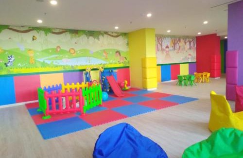 Pantai Indah Kapuk Apartment | gold coast pik , 1 br , netflix , sofa bed ,London