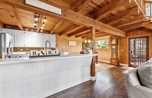 Placerville House | Gold Country Cabin -Pet Friendly