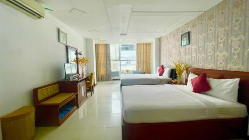 Downtown Ho Chi Minh City Hotel | Gold hotel, Saigon