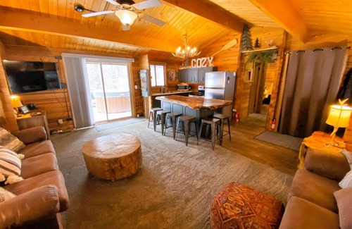 Lead Cabin | Gold Run-Cozy Cabin with Hot Tub, SatTV, AC, Wooded View