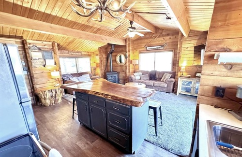Lead Cabin | Gold Run-Cozy Cabin with Hot Tub, SatTV, AC, Wooded View