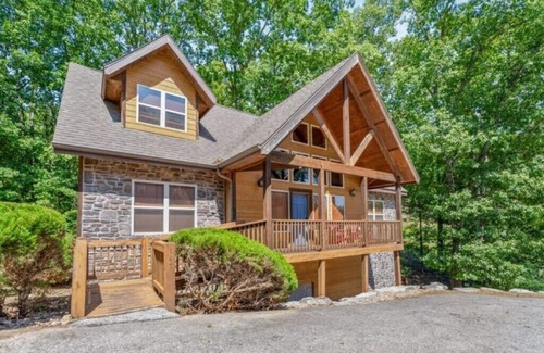 Indian Point House | Gold Rush Lodge-New Indoor Pool! 6BD/6Bth1 Minute to Silver Dollar Pool&Games!