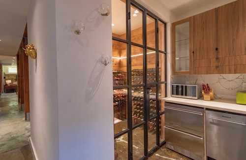 Nob Hill Apartment | Gold Rush Suite In Historic Upper Nob Hill - Location and Luxury
