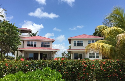 Placencia House | Gold Standard Beach Front Estate with Private Pool and walk to Placencia Village
