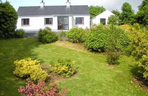 Connacht Cabin | Golden Acres, KNOCK, COUNTY MAYO