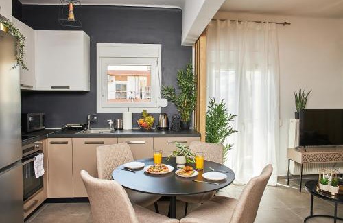 Thessaloniki Apartment | Golden Apartment by BiNoBi!
