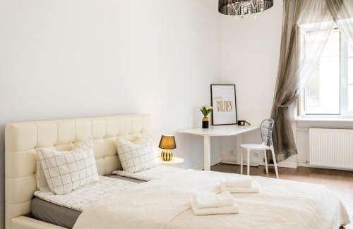 Old Town Apartment | Golden Apartments Warsaw - Elegant Stay, Podwale Street