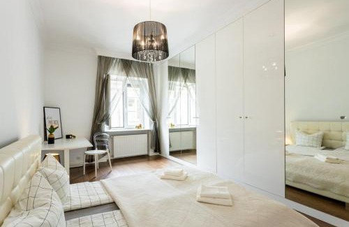 Old Town Apartment | Golden Apartments Warsaw - Elegant Stay, Podwale Street