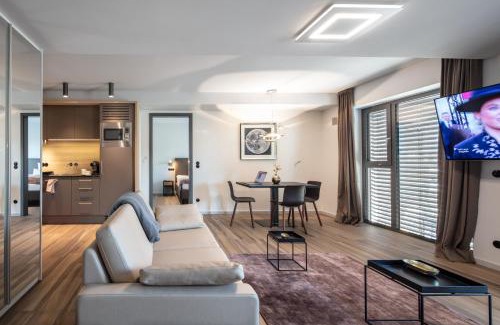 Munchen District Apartment | Golden Ball, Exclusive Serviced Apartments Munich